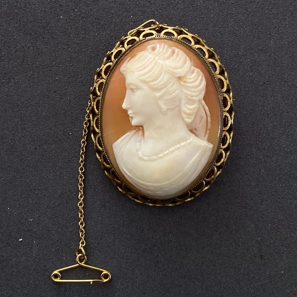 Vintage Real Cameo Brooch Natural Shell Hand Carved Woman Left Face - Picture 4 of 7